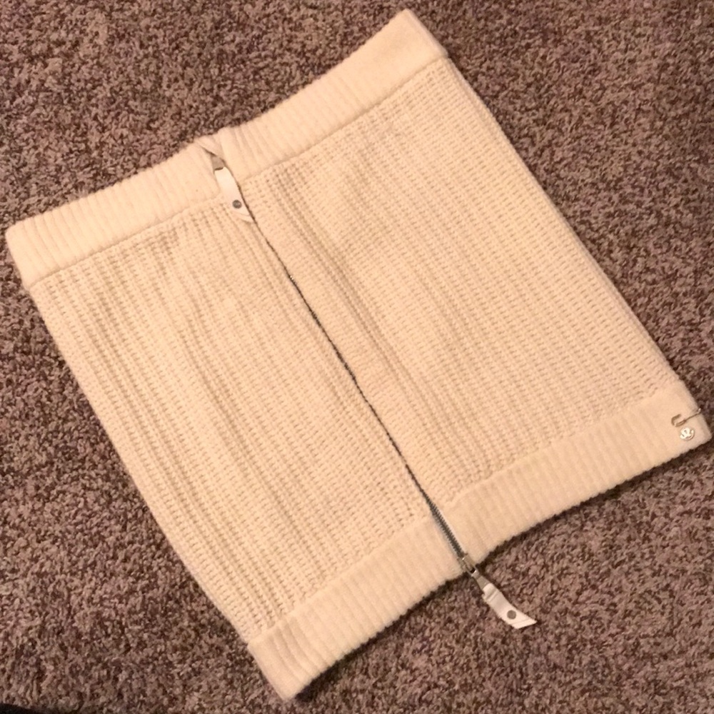 Chunky knit Lululemon scarf